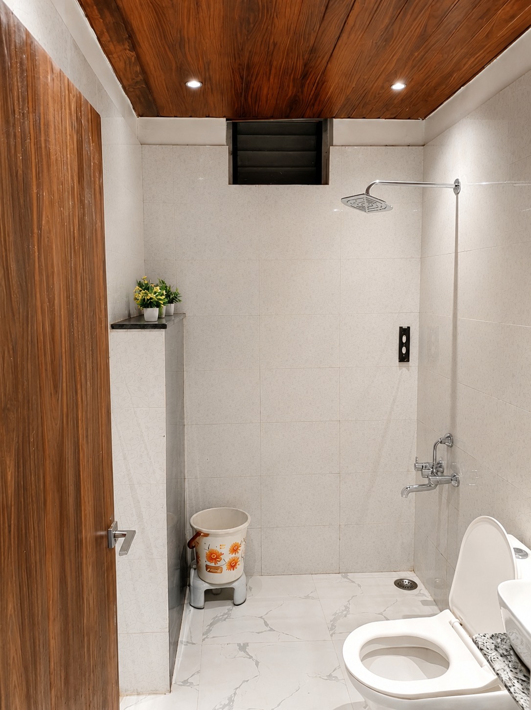 05 Modern Bathroom Full