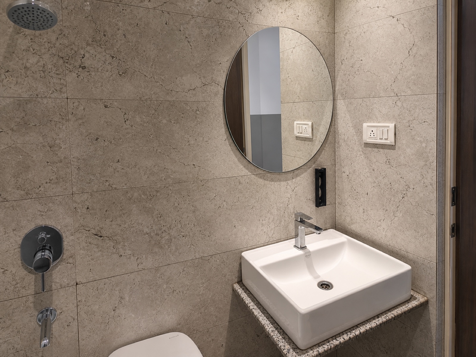 10 room 202 basin